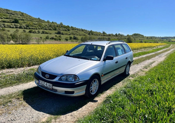 Toyota Avensis cena 7000 przebieg: 252000, rok produkcji 2001 z Bielawa małe 529
